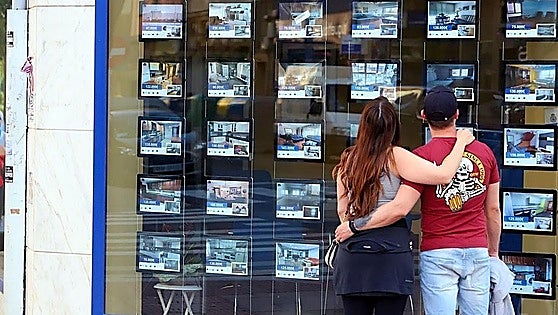 Hasta 28.431 cántabros, pendientes de la prórroga de dos años de su alquiler
