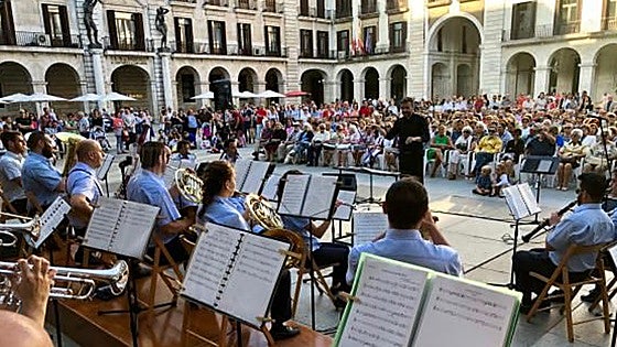 La Banda Municipal ameniza la primavera santanderina