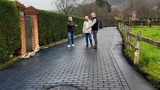 Los Corrales embellece sus núcleos rurales