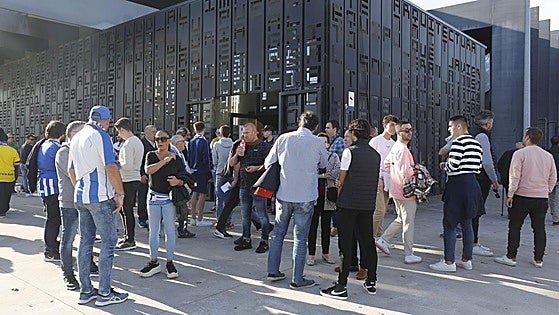 El Ayuntamiento de Torrelavega buscará la cesión de los bajos de El Malecón a la Gimnástica vía licitación