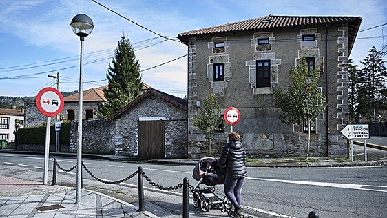 Valle de Villaverde ya suma ocho trenes al día a Bilbao y sigue sin autobús a Cantabria