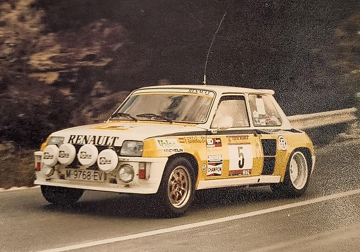 Genito Ortiz, con su Renault 5 Turbo Tour de Corse.