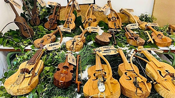 Arenas de Iguña vibra con la música tradicional