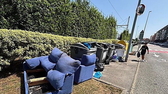 Desconvocadas las huelgas de basuras en los dieciocho municipios de la zona occidental y en Bezana