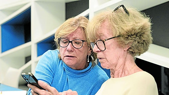 Más de 260 personas mayores se han formado con el proyecto Competencias Digitales +60 en Cantabria