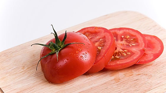 El tomate, fiel compañero del verano cántabro