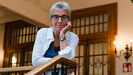 Anna Freixas: «Las personas mayores son fuentes auténticas de conocimiento»