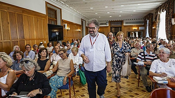 «El siglo XIX está mal narrado porque solo hemos leído a los odiadores de Galdós»