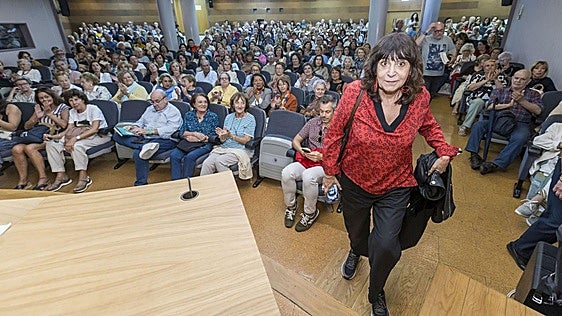 Rosa Montero: «Vivimos una marea de ensalzamiento del egoísmo y brutalidad que va a más»
