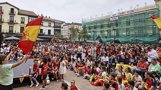 Torrelavega se vuelca con la Roja