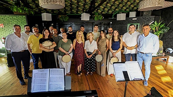 La música popular hace equipo