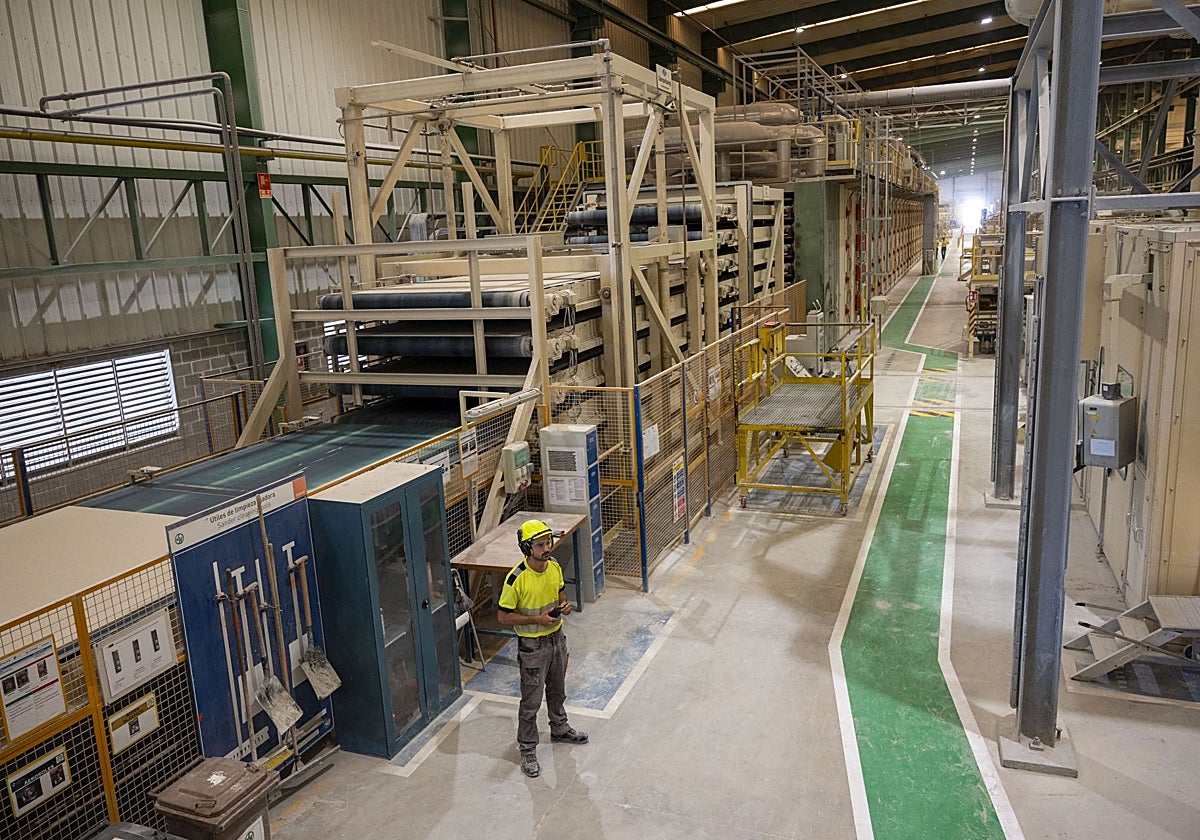 Interior de las instalaciones de James Hardie en Orejo, que acaban de completar una millonaria ampliación.