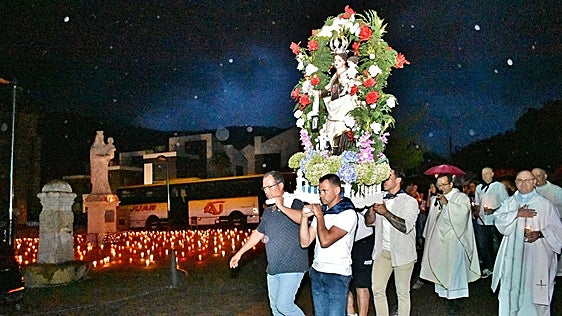 Una Virgen del Carmen de casi tres metros en Mata