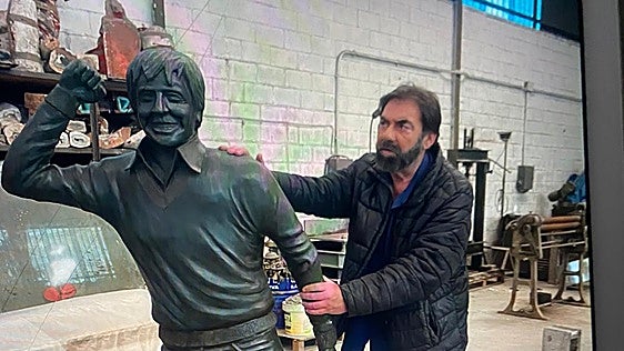 La estatua robada de Seve Ballesteros vuelve a Pedreña una vez restaurada