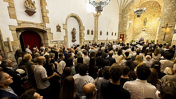Multitudinario adiós a Paula