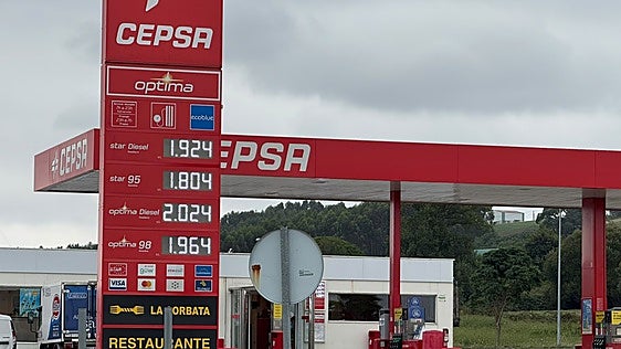 Comienza la gran operación de tráfico del 15 de agosto con la gasolina por las nubes