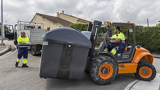 Los nuevos contenedores ya están en San Román y el norte de Peñacastillo