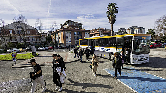 Renfe programa a partir de este jueves transbordos por carretera en la línea Santander-Palencia