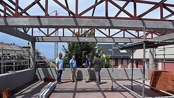 La terraza de la oficina de Liencres donde se ubicara la nueva sala polivalente.