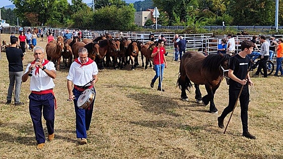Molledo pone a la carrera sus fiestas con una de las citas equinas más longevas de España