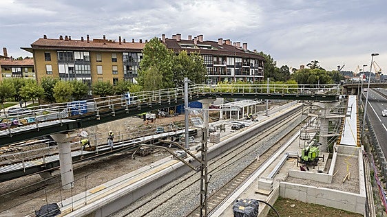 El servicio ferroviario entre El Astillero y Orejo deja atrás los transbordos y recupera la circulación a partir del jueves