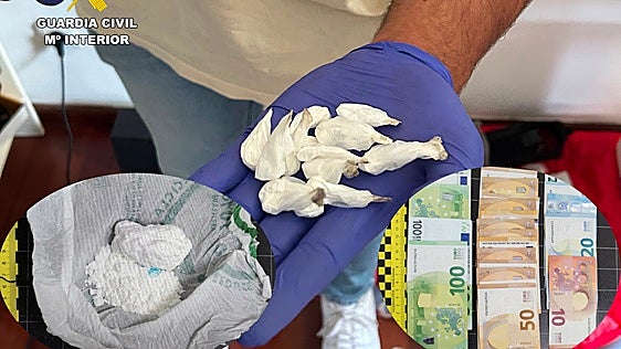 La Guardia Civil desmantela un punto de venta de droga en Reocín y detiene a dos personas