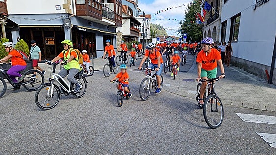 El día de la Bici de Reocín pone a pedalear a casi 300 personas