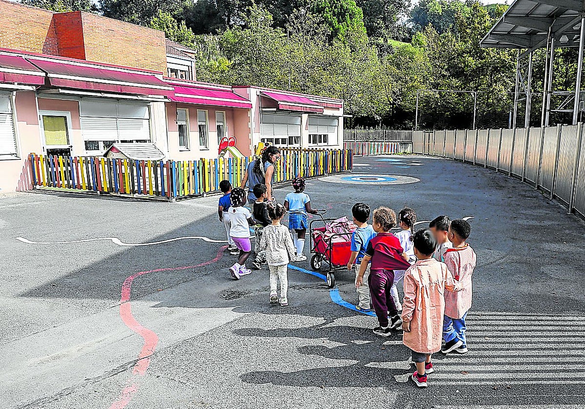 Torrelavega urge al Gobierno para que atienda «deficiencias» en los colegios