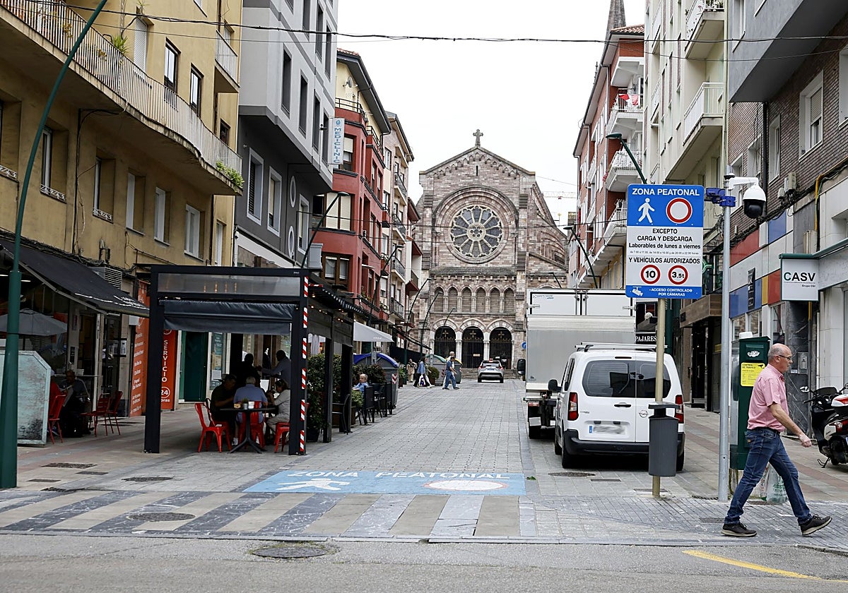 Torrelavega flexibiliza la entrada a calles peatonales para residentes y empresas