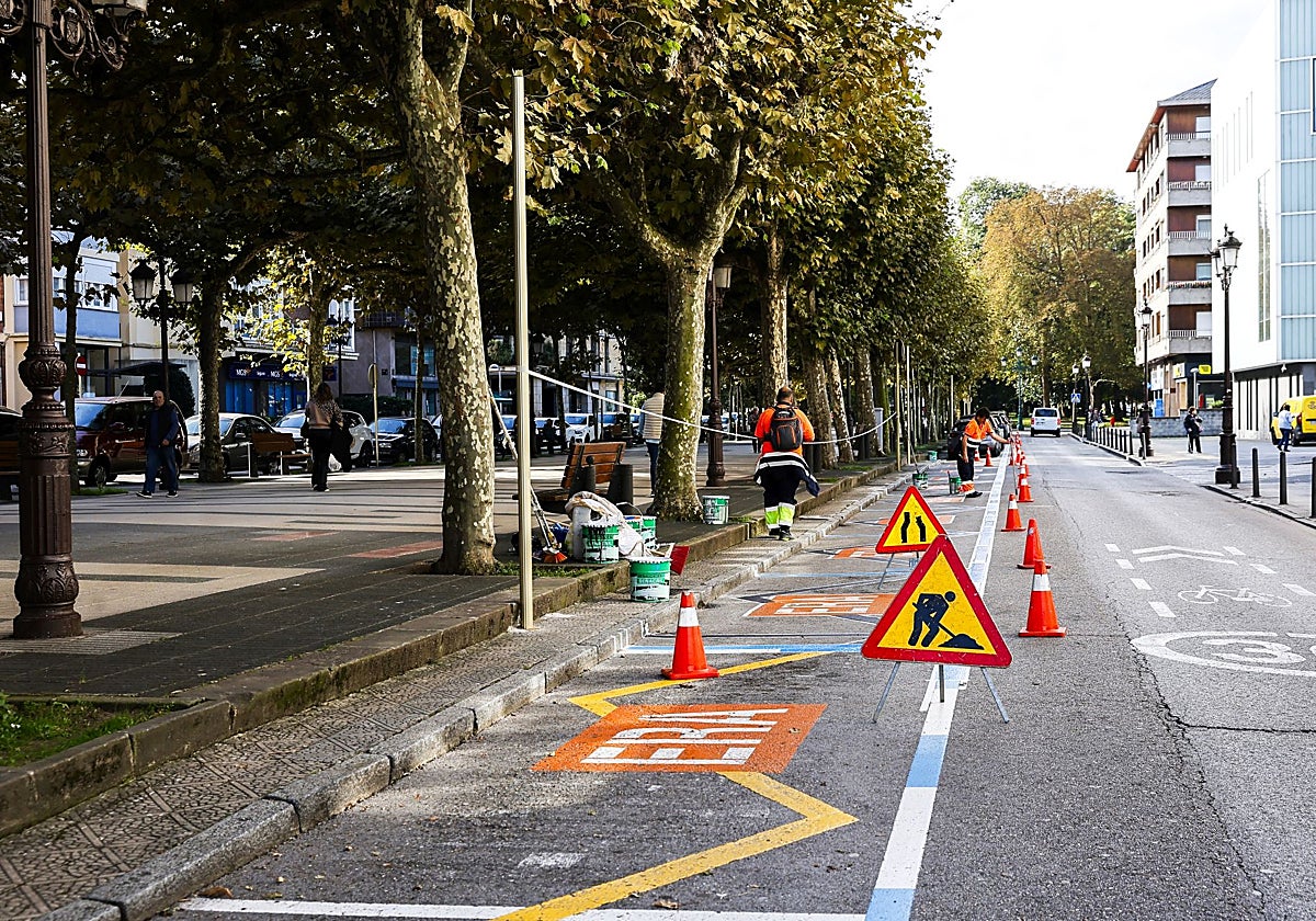 274 plazas de aparcamiento en Torrelavega inician su transformación para ser de uso limitado