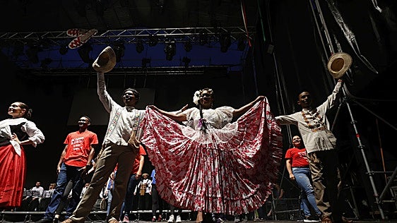 Miércoles de folclore con el Festival Internacional de Torrelavega