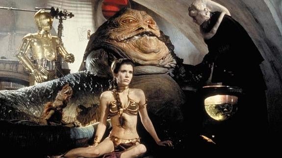 La princesa Leia y su mítico bikini dorado de esclava de Jabba el Hutt. 
