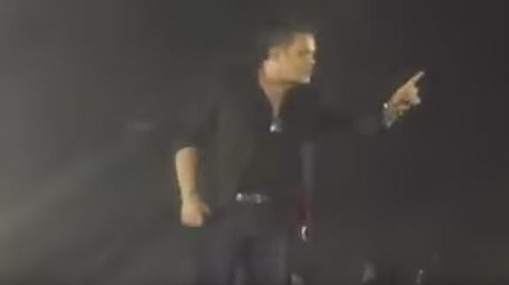 Alejandro Sanz, durante el incidente.