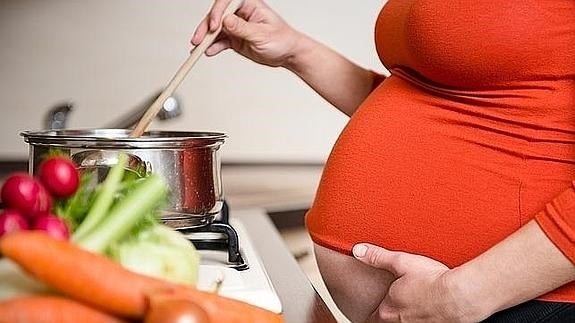 Durante el embarazo es importante cuidar la alimentación. 