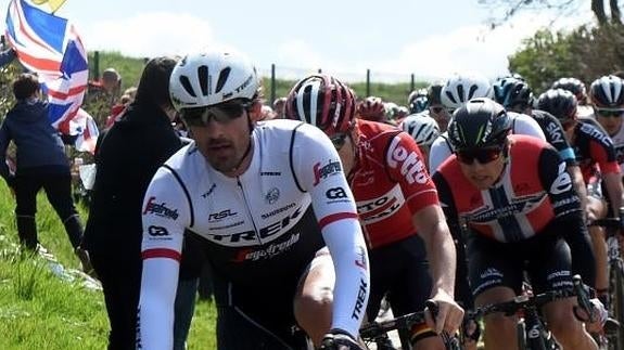 Fabian Cancellara, en cabeza del pelotón. 