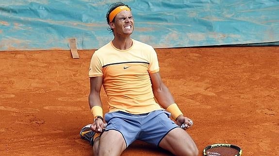 Rafa Nadal celebra su título sobre la arcilla monegasca. 