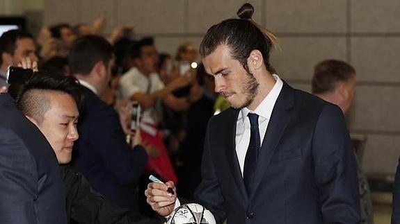 Gareth Bale, a su llegada a Mánchester. 