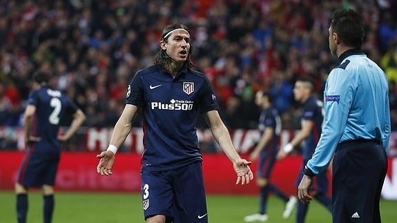 Filipe Luís, ante el Bayern. 