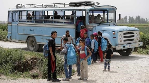 Niños refugiados sirios en un campamento del Líbano.