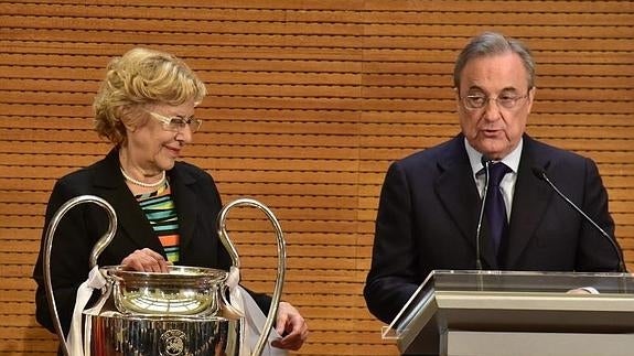 Florentino Pérez, en el Ayuntamiento. 