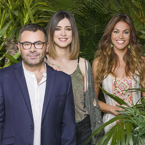 Jorge Javier Vázquez, Sandra Barneda y Lara Álvarez, los tres presentadores de 'Supervivientes'.