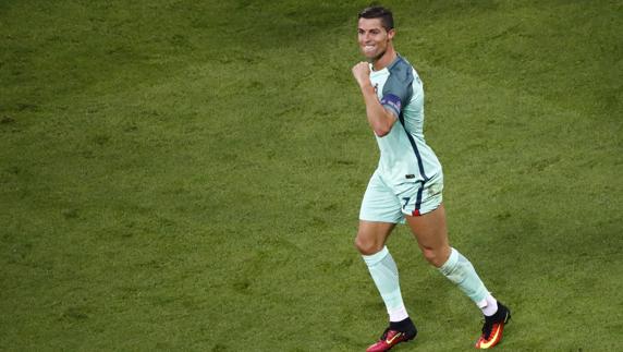 Cristiano, durante el partido de semifinales ante Gales. 