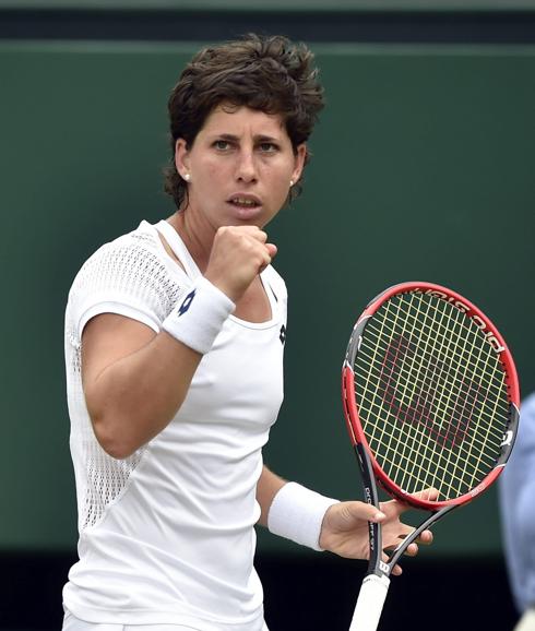 Carla Suárez, durante los octavos de final de Wimbledon 2016. 