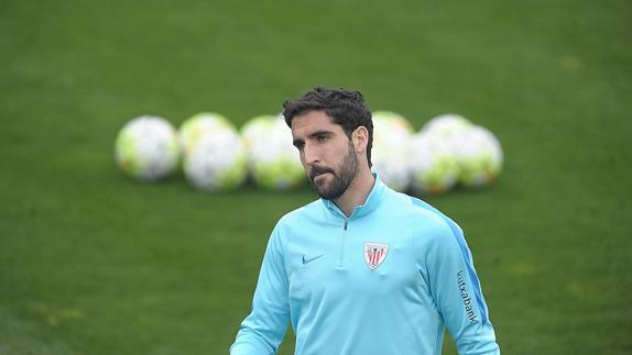 Raúl García, durante un entrenamiento. 