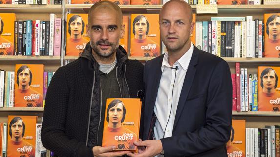 Guardiola, con Jordi Cruyff. 