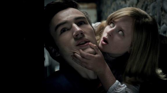 Clip en exclusiva de 'Ouija, el origen del mal'.