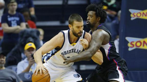 Marc Gasol (i), clave en los Griezzlies. 