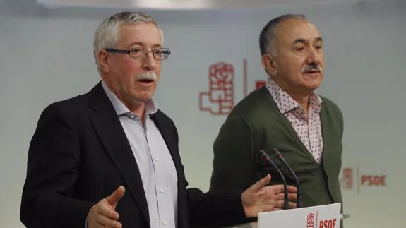 Los secretarios generales de CCOO, Ignacio Fernández Toxo (i), y de UGT, Pepe Álvarez.