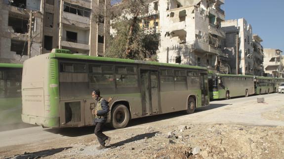 Varios autocares en Alepo.