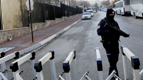 La Policía turca, en constante alerta.